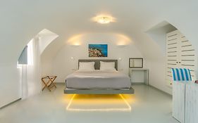 Central Fira Hotel